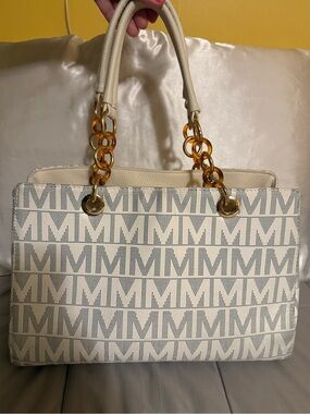Look-a-like Micheal Kors Tote with Gold Chain Handles